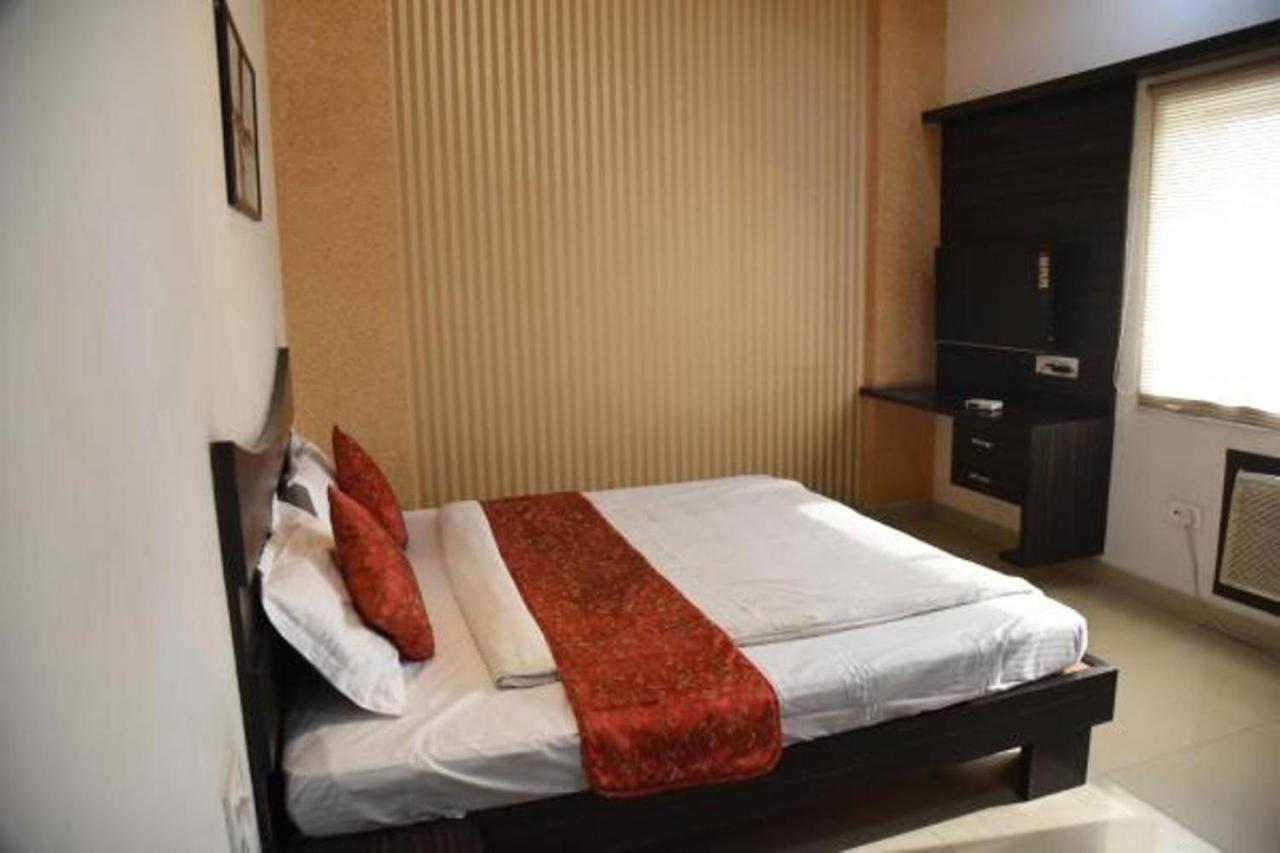 Hotel Pink Pearl Raigarh 外观 照片